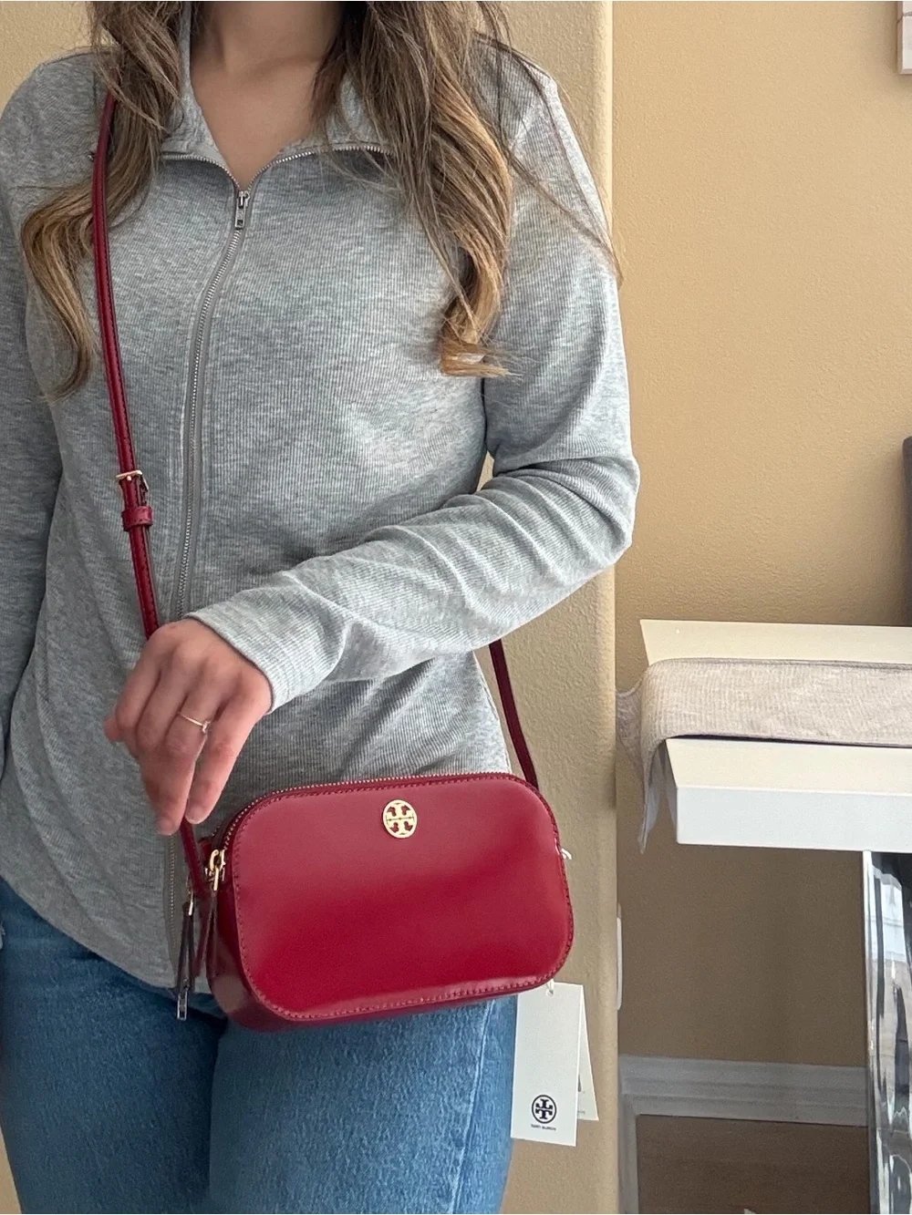 NWT , tory burch smooth camera crossbody bag bartlett red 176890 $425